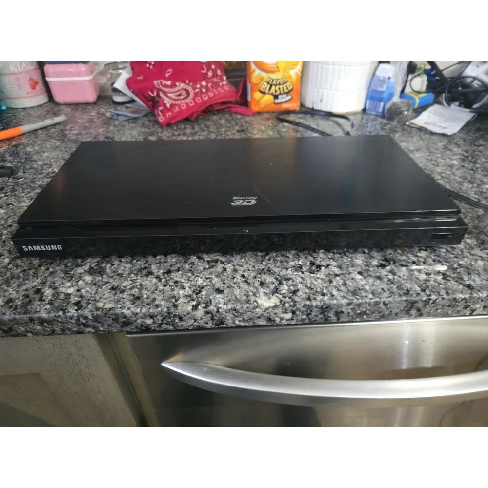 Samsung BD-D5500 3D Blu-ray DVD Disc Player No Remote‎